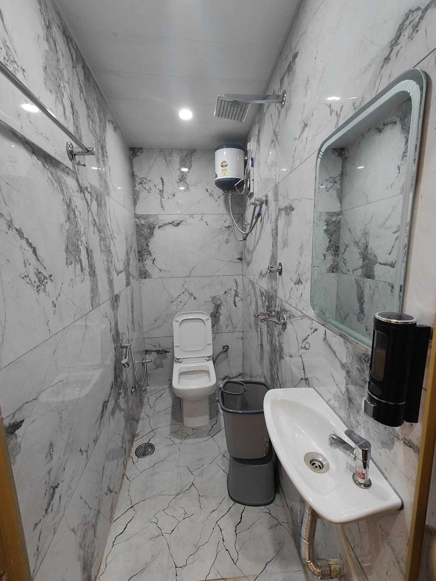 Hotel Mangal Murti Варанаси Экстерьер фото